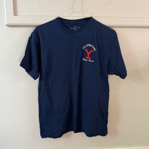 Yellowstone Red and Blue Short Sleeve Tee Cowboy Ranch Montana - Picture 1 of 6